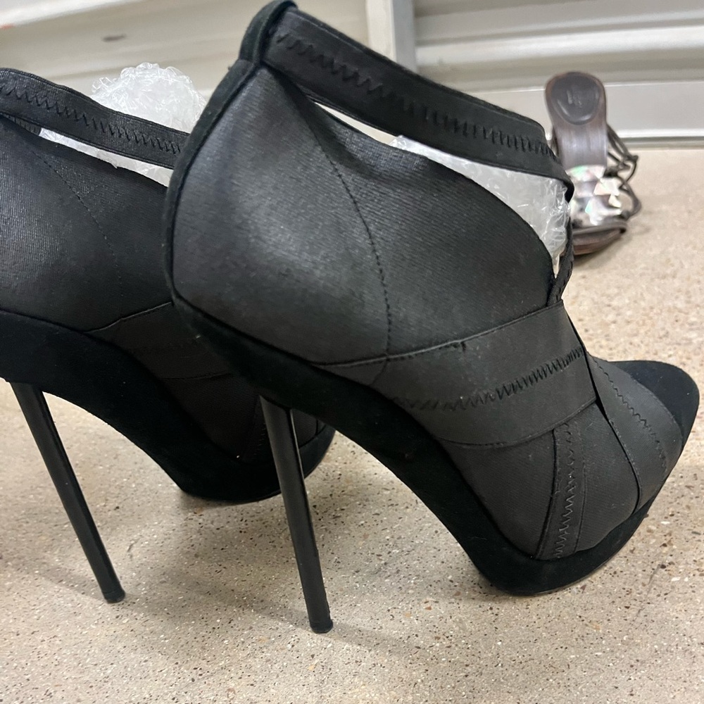 Yves Saint Laurent Black Booties
